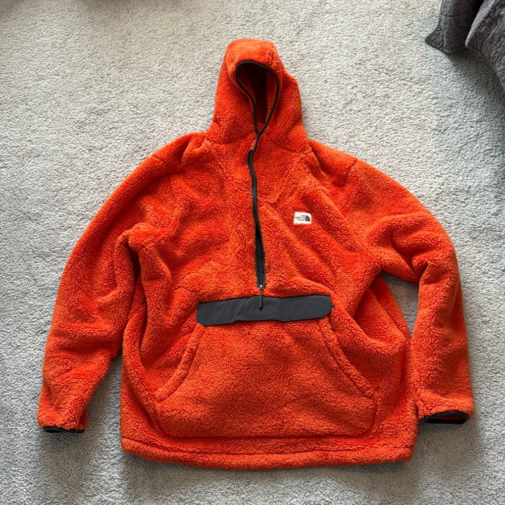 The North Face Men’s Furry Zippered Pullover w/Hood